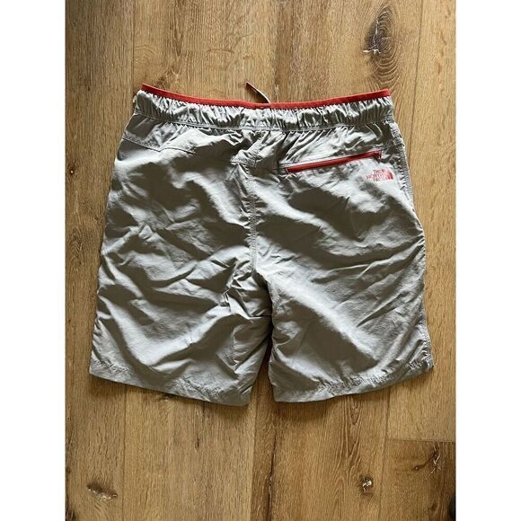 The North Face Mens Lightweight Nylon Drawstring Shorts size Medium Grey/Red - Picture 2 of 3